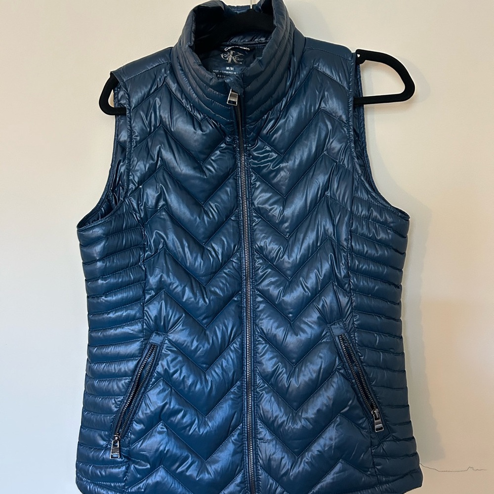 Calvin Klein puffer vest in great condition, and is very insulated.